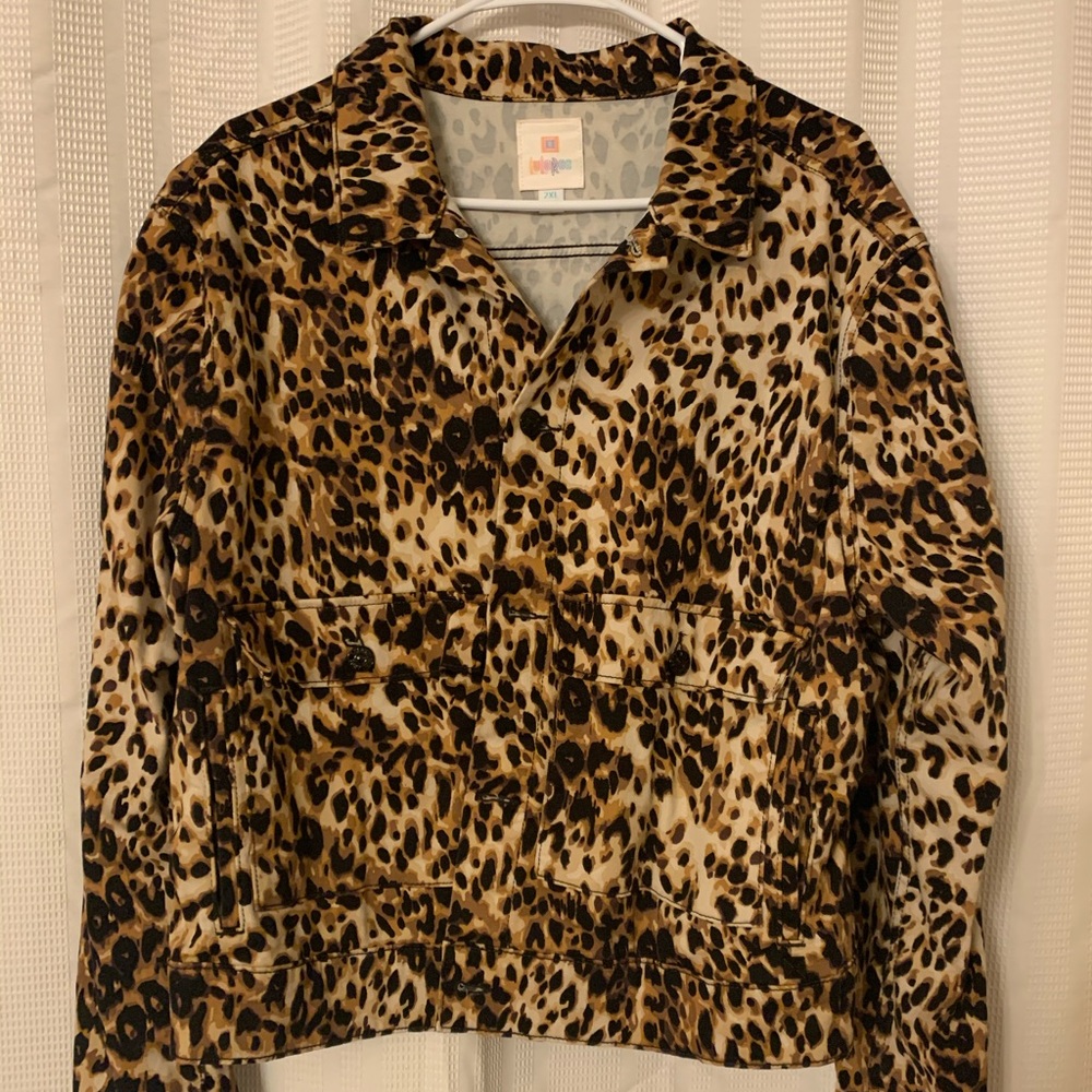 LuLaRoe Kenny Leopard print Jacket